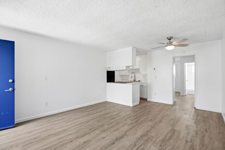More Photos Of 4881 Rolando Ct, San Diego Apartments For Sale