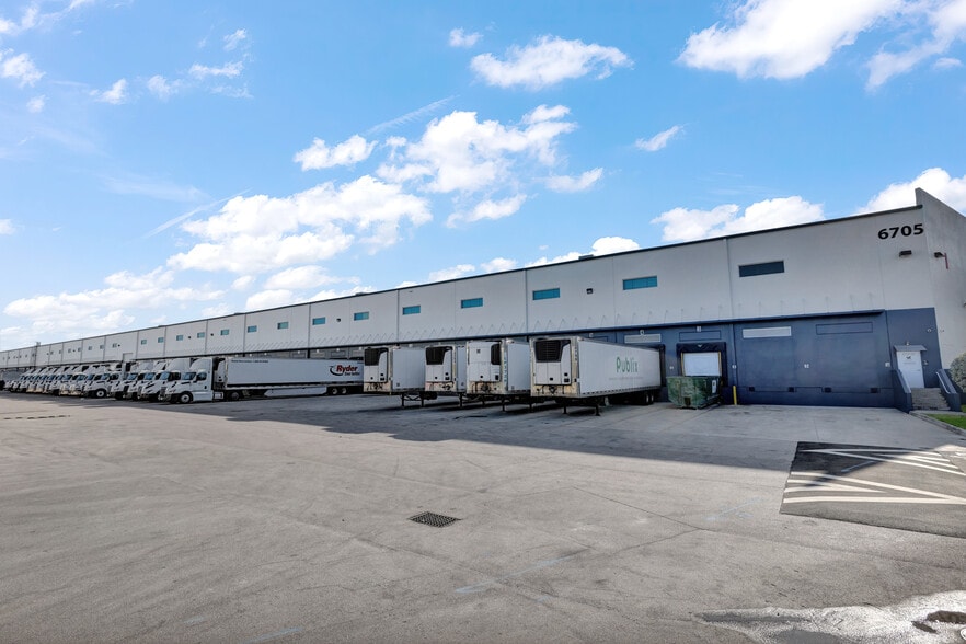 More Photos Of 6705 NW 36th St, Miami Warehouse For Lease