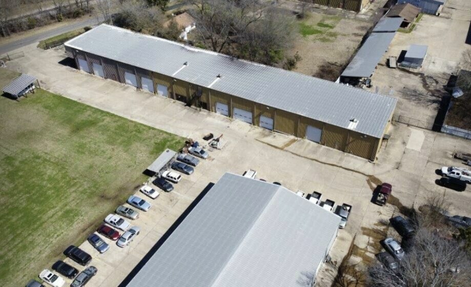 More Photos Of 2723 Standard Oil Rd, Shreveport Warehouse For Lease