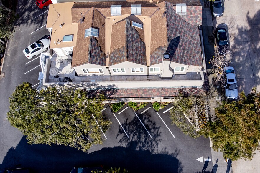 More Photos Of 0 Dolores 2 NW of 8th, Carmel Office For Lease