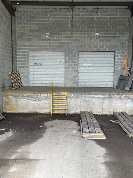 More Photos Of 12137 Rhea Dr, Plainfield Warehouse For Lease