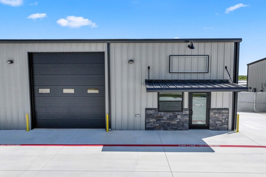 More Photos Of 2036 Seaborn Road Building 3 Suite A, Ponder Warehouse For Lease