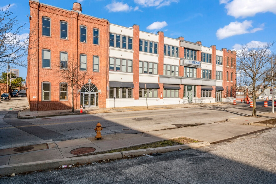 More Photos Of 180 W Ostend St, Baltimore Office For Lease