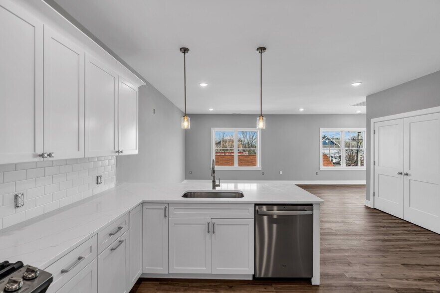 More Photos Of 33 Union Ave, Manasquan Apartments For Sale