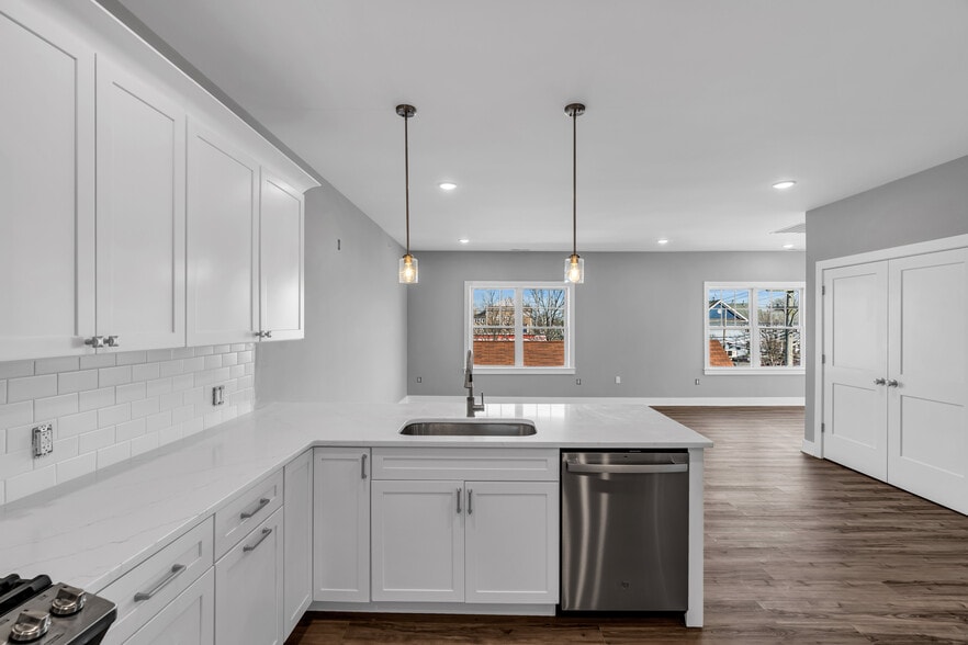 More Photos Of 33 Union Ave, Manasquan Apartments For Sale