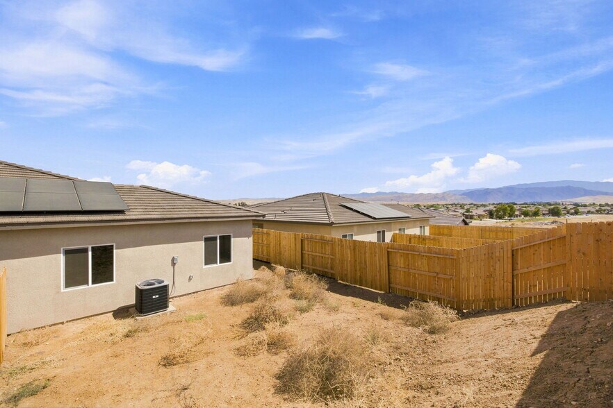 More Photos Of 9121 Prometheus Dr, Bakersfield Apartments For Sale