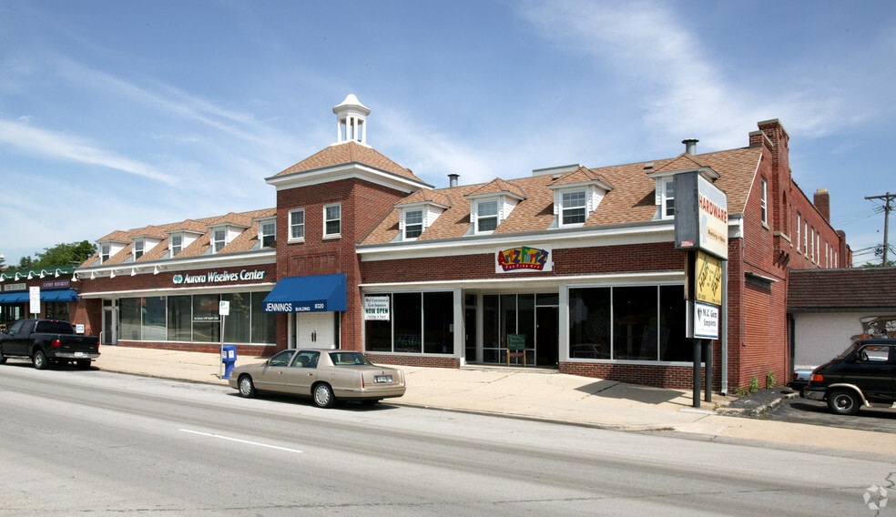 More Photos Of 8320 W Bluemound Rd, Milwaukee Medical For Lease