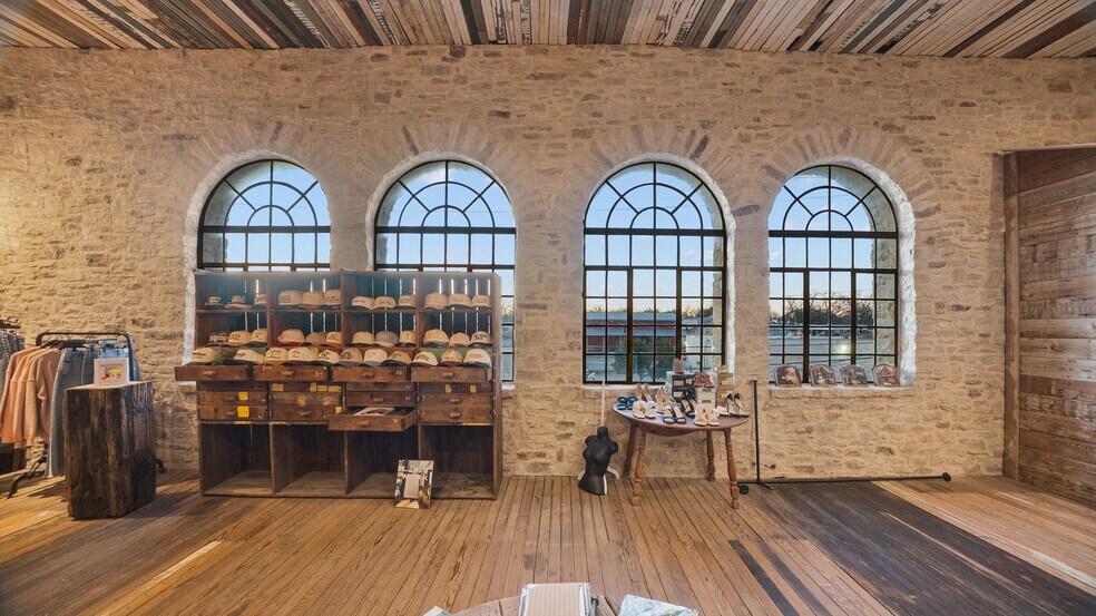 More Photos Of 101 N Elm, Hico General Retail For Sale