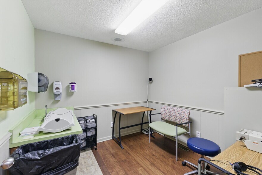 More Photos Of 141 Tryon Rd, Rutherfordton Healthcare For Lease
