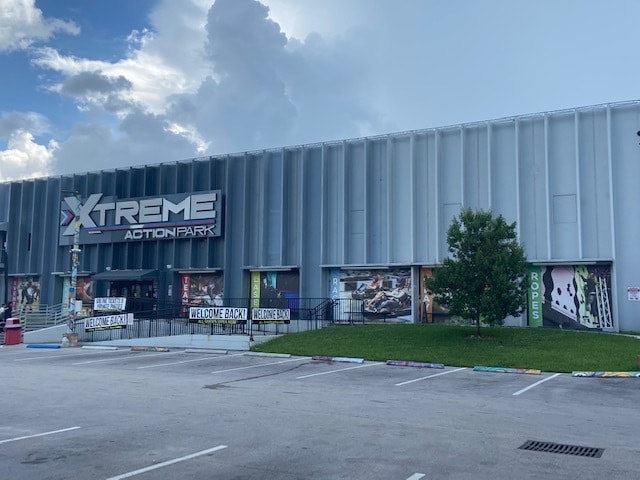 Primary Photo Of 5300 N Powerline Rd, Fort Lauderdale Warehouse For Lease