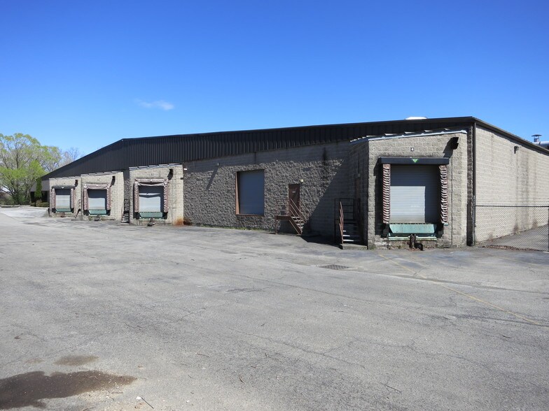 More Photos Of 53 Smith Rd, Middletown Warehouse For Sale