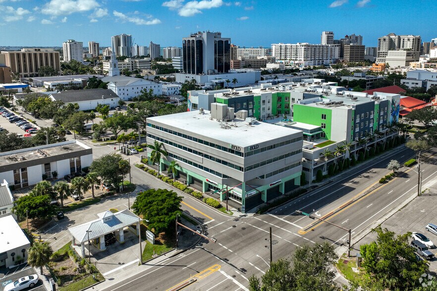 More Photos Of 1680 Fruitville Rd, Sarasota Office For Lease