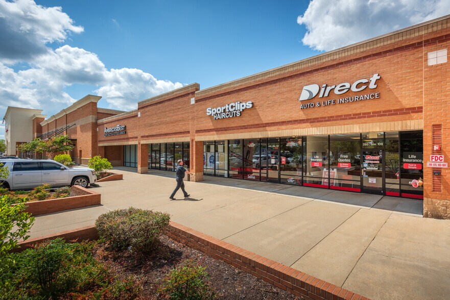 More Photos Of 255-305 New Byhalia Rd, Collierville Storefront For Lease