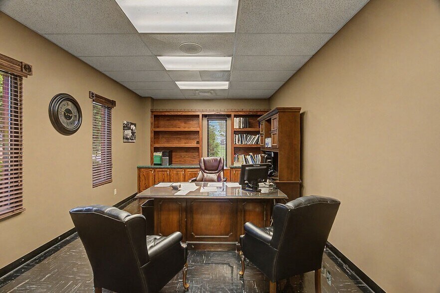 More Photos Of 254 Commerce Ct, Hopkinsville Industrial For Sale