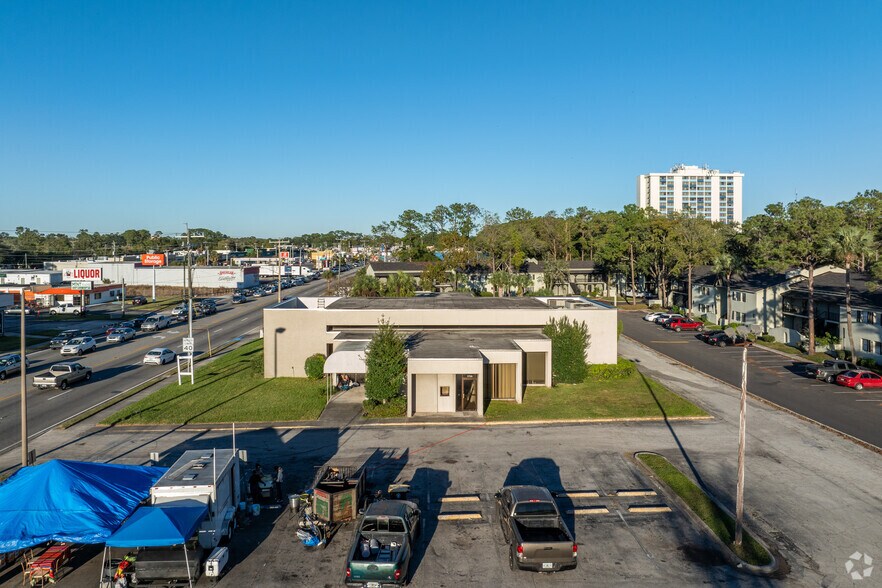 More Photos Of 5730 University Blvd W, Jacksonville Restaurant For Lease