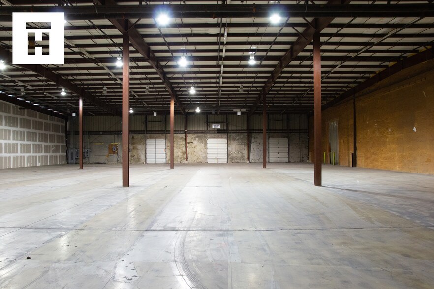 More Photos Of 301 Hanmore Industrial Pky, Harlingen Warehouse For Sale