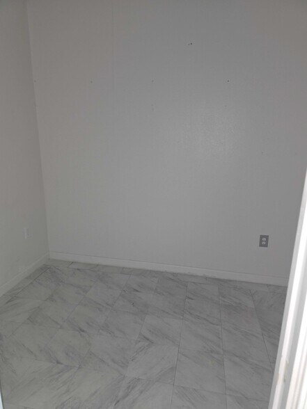 More Photos Of 8650 N Houston Rosslyn Rd, Houston Unknown For Lease