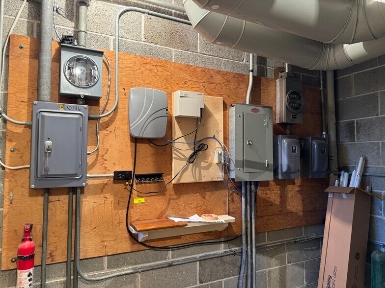 More Photos Of 202 N Jefferson St, Mount Pleasant Medical For Sale