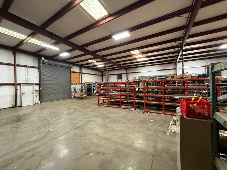 More Photos Of 3901 2nd Ave S, Birmingham Flex For Sale