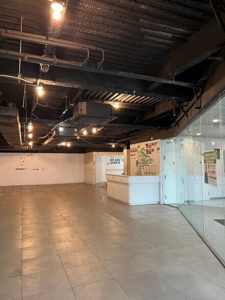 More Photos Of 136-40 39th Ave, Flushing Office For Lease