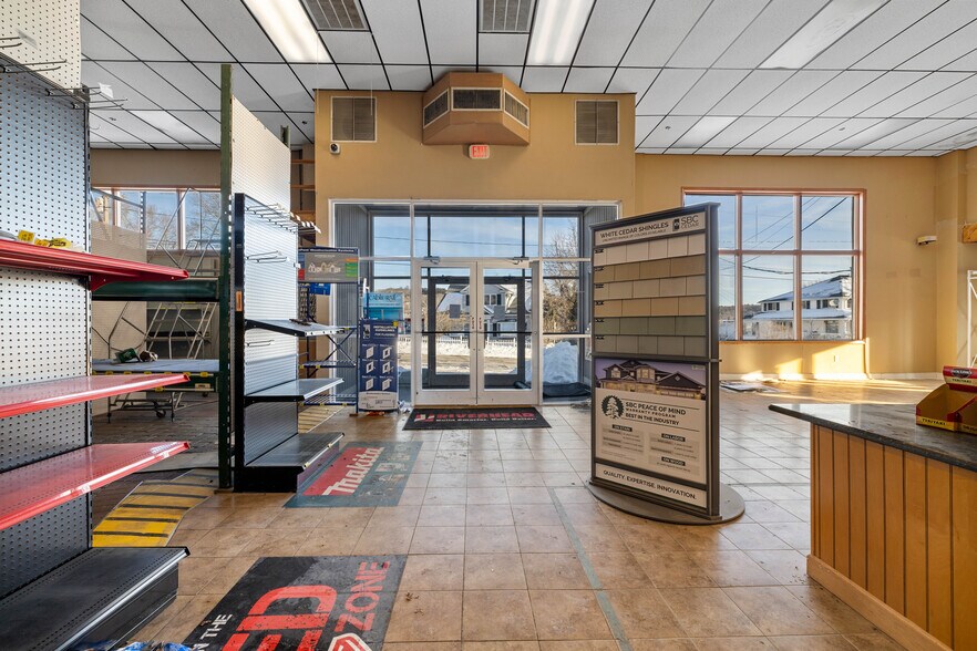 More Photos Of 45 Richards Grove Rd, Quaker Hill Service For Sale