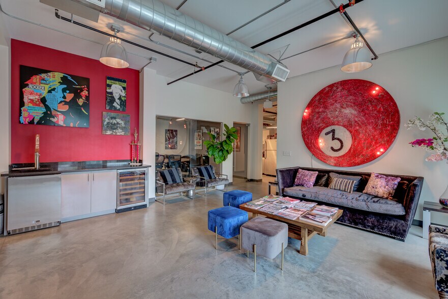 More Photos Of 5815-5825 W Sunset Blvd, Hollywood Office For Lease