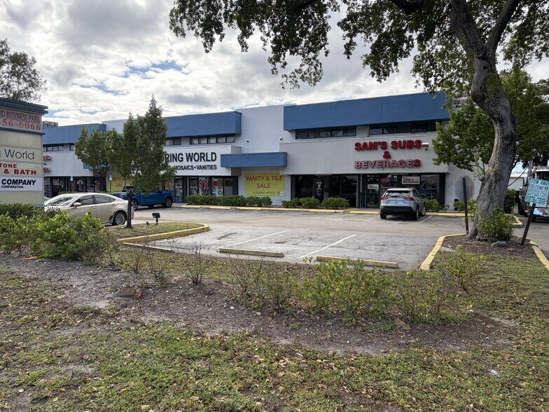 More Photos Of 1711-1759 N Powerline Rd, Pompano Beach Showroom For Lease
