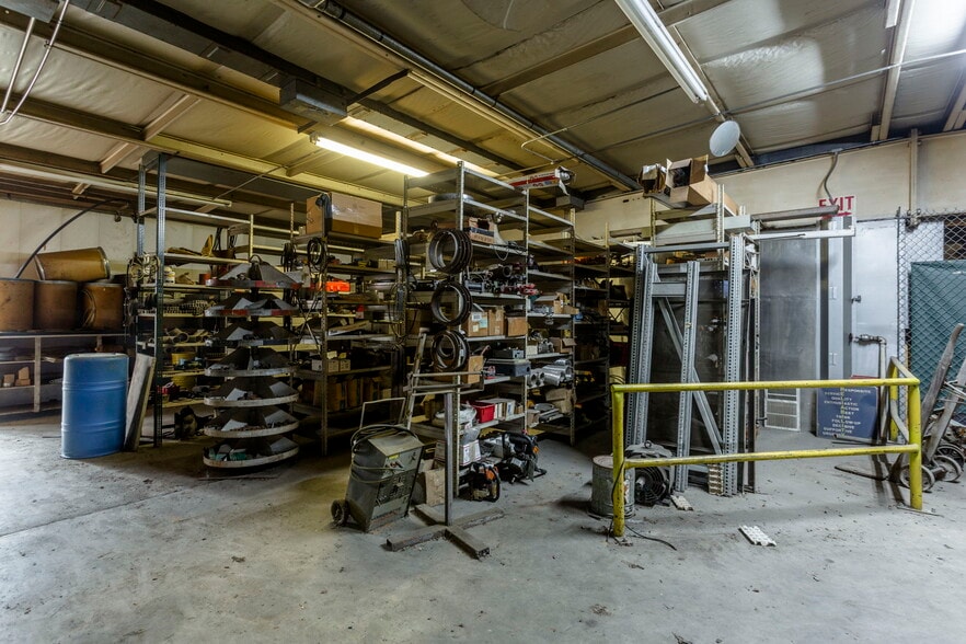 More Photos Of 1446 Jacob Burner Dr, Mcgaheysville Warehouse For Lease