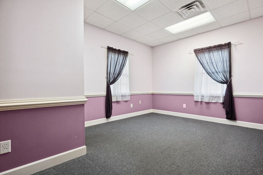 More Photos Of 43 Office Park Dr, Jacksonville Medical For Lease