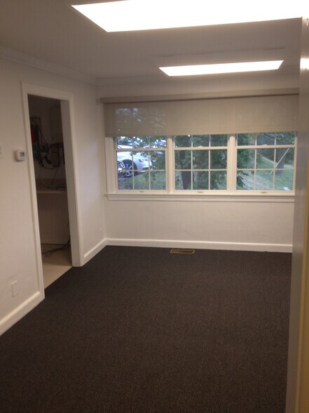 More Photos Of 27 Pine St, New Canaan Office For Sale