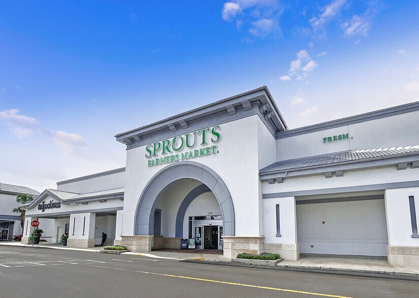 Primary Photo Of 2410-2606 E Colonial Dr, Orlando Unknown For Lease