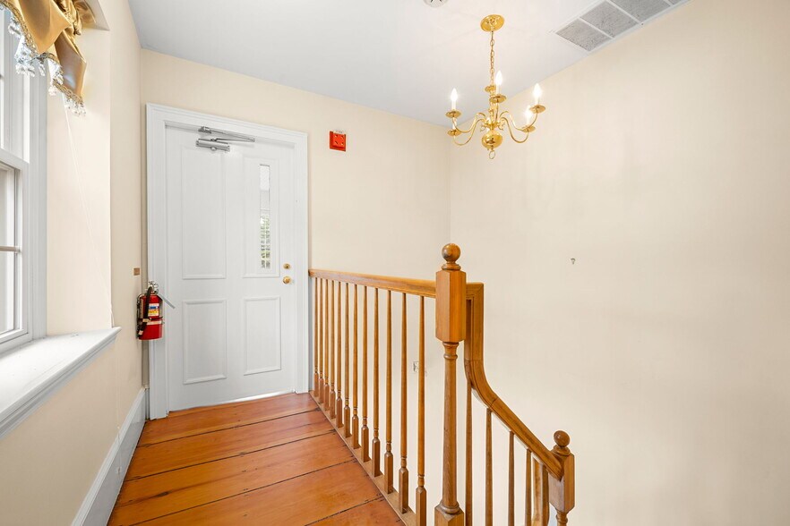 More Photos Of 160 Sylvan St, Danvers Office For Sale