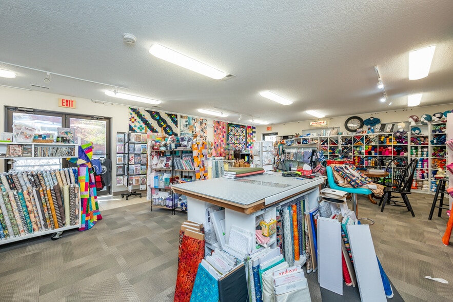 Primary Photo Of 15 Main St SE, Bondurant Storefront For Sale