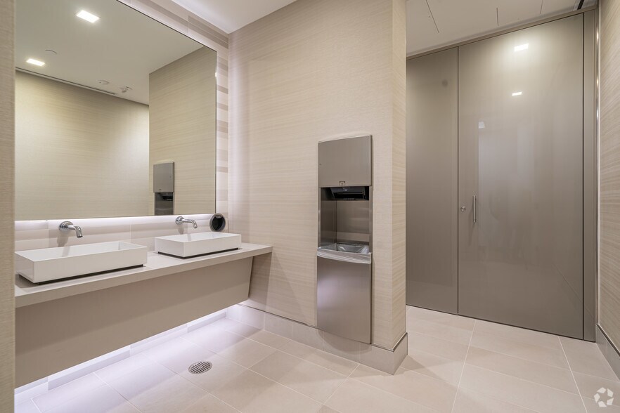 More Photos Of 1233 West Loop S, Houston Office For Lease
