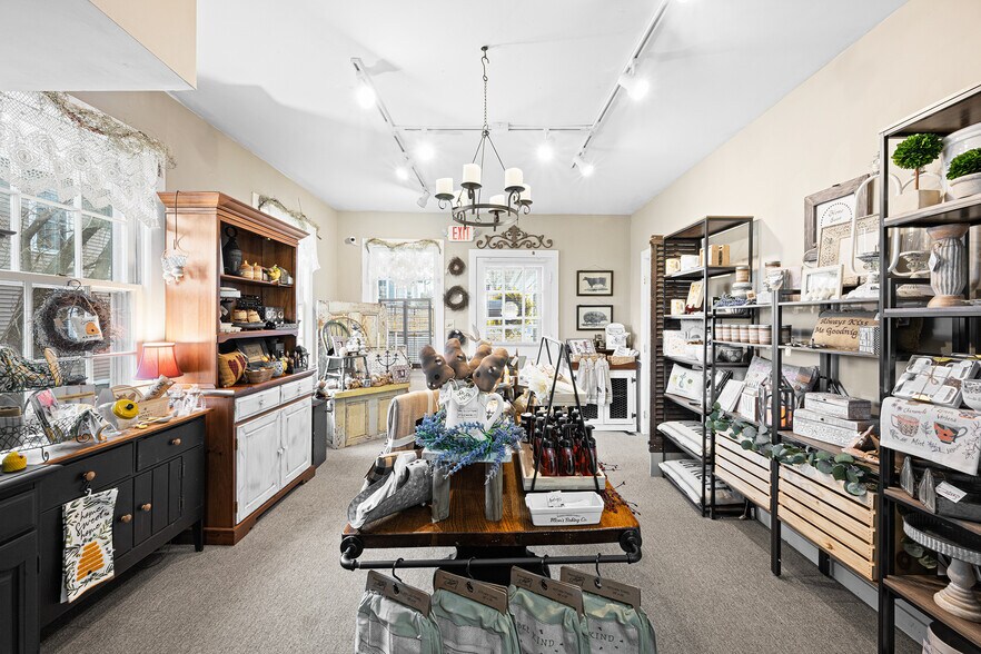 More Photos Of 2 Norwich Rd, East Haddam General Retail For Sale