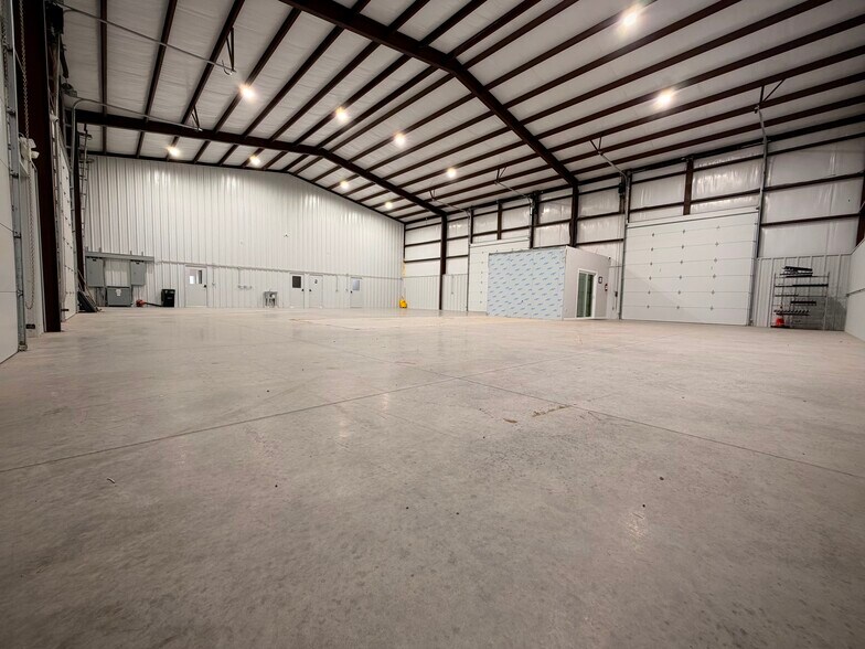 More Photos Of 3609 S County 1232 Rd, Midland Warehouse For Lease