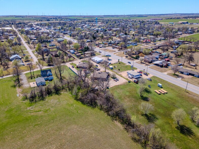 More Photos Of 210 NW North St, Minco Apartments For Sale