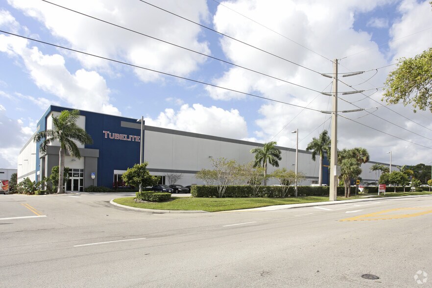 More Photos Of 2650-2666 SW 36th St, Fort Lauderdale Warehouse For Lease