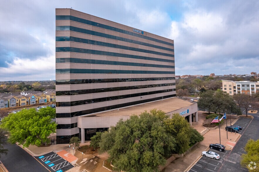 More Photos Of 500 E Border St, Arlington Office For Sale