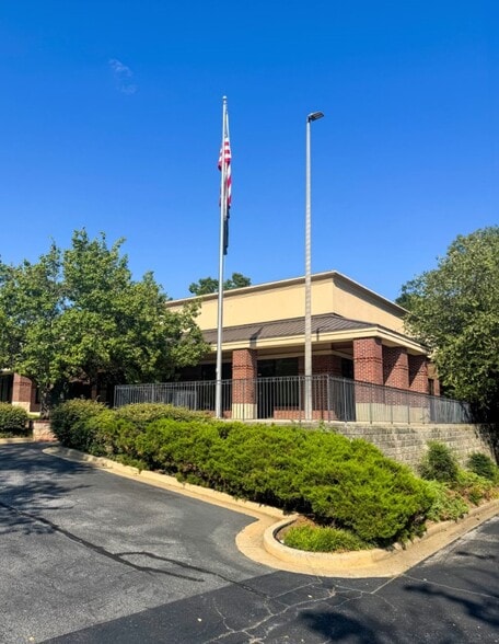 More Photos Of 1970 Riverside Pky, Lawrenceville Medical For Sale