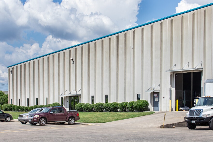 More Photos Of 999 Enterprise Dr, Dalton Distribution For Sale