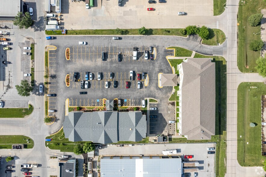 More Photos Of 4231 Industrial Ave, Lincoln Hotel For Sale