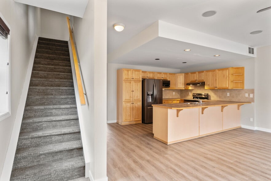 More Photos Of 1922 9th Ave SE, Calgary Storefront Retail Residential For Sale