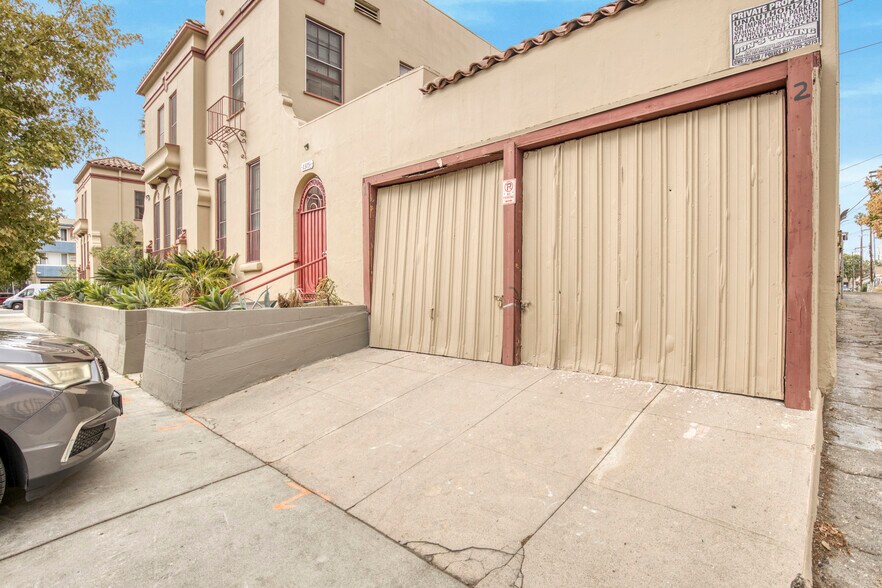 More Photos Of 2375 W 12th St, Los Angeles Apartments For Sale