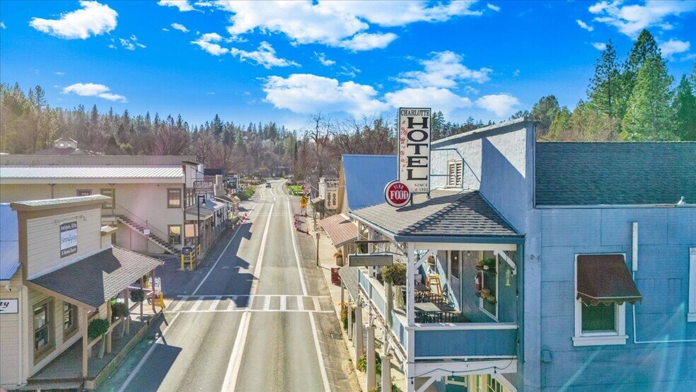 More Photos Of 18736 Main St, Groveland Hotel For Sale