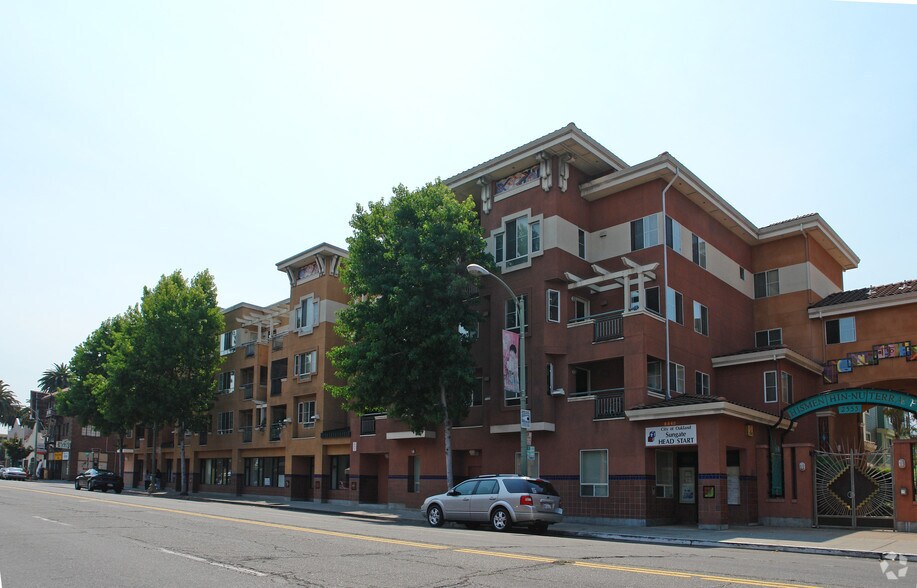 More Photos Of 2555 International Blvd, Oakland Apartments For Lease