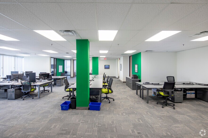 More Photos Of 90 Allstate Pky, Markham Unknown For Lease