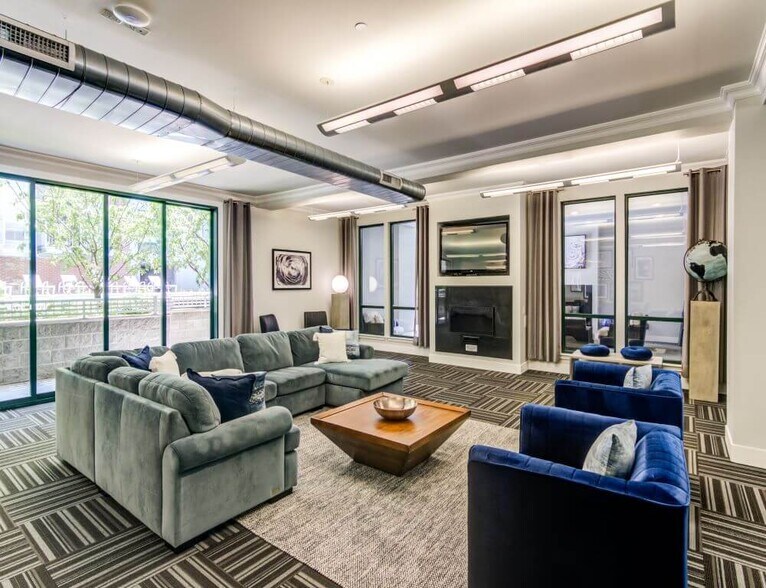More Photos Of 121 Towne St, Stamford Apartments For Lease