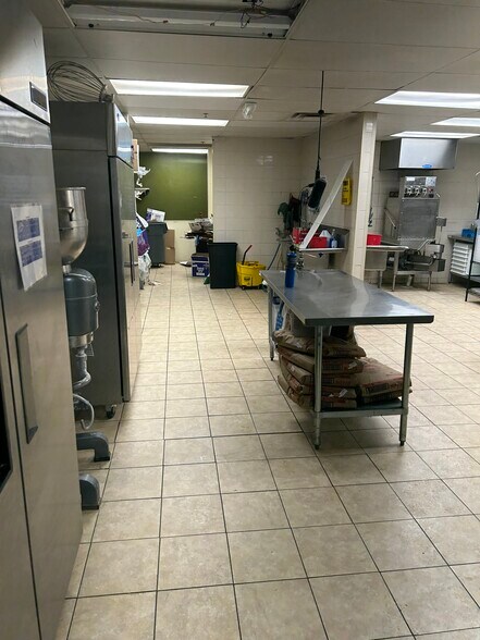 More Photos Of 5217 98th St, Lubbock General Retail For Lease