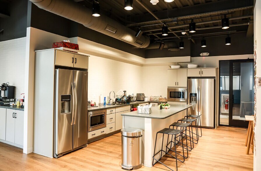 More Photos Of 137 Mitchells Chance, Edgewater Medical For Lease